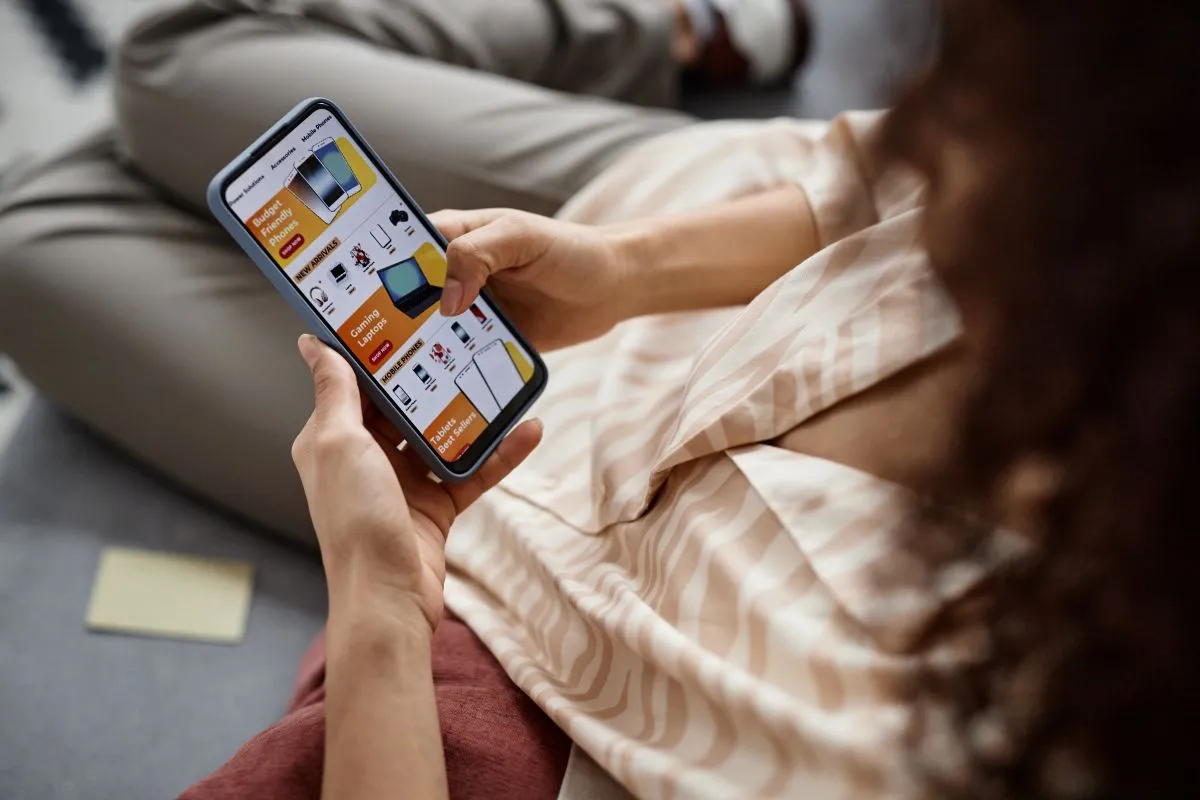 Como as Compras Noturnas e a IA Transformam o Consumo Digital no Brasil