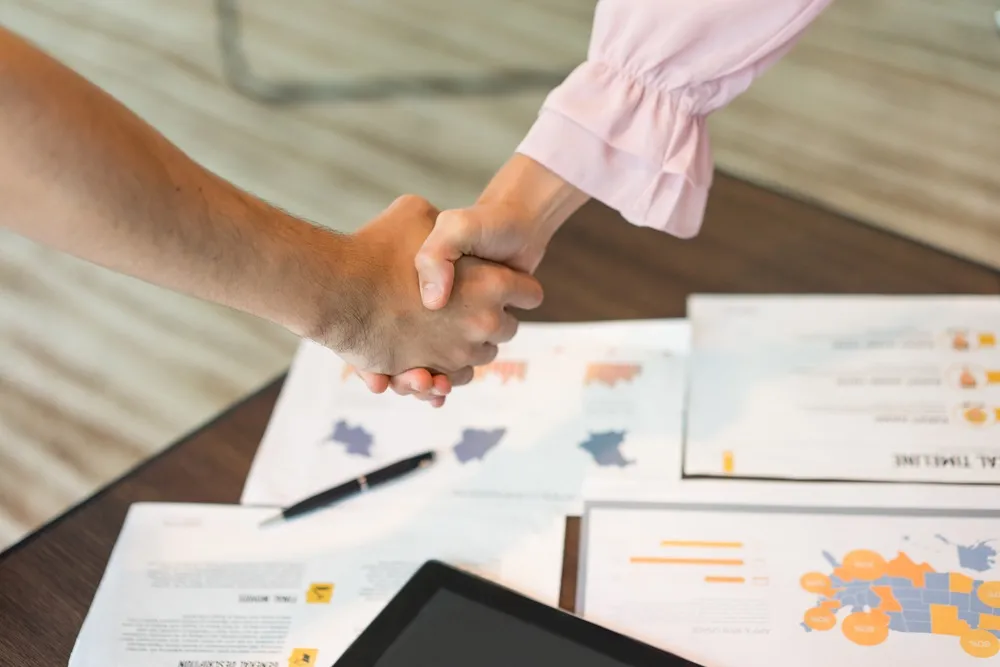 Como a Integração Digital e IA Transformam o E-commerce B2B em 2025